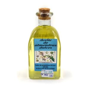 Aceite vegetal de almendras dulces.