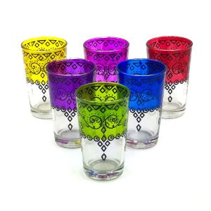 Juego de 6 vasos para el té de colores surtidos.
