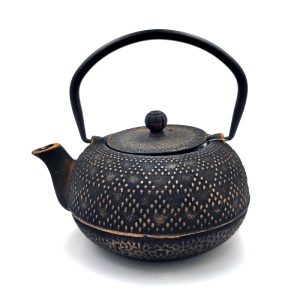Tetera de hierro fundido.