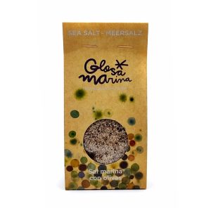 Sal del mar Mediterráneo mezclada con olivas.