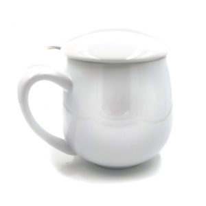 Taza con filtro y tapa para preparar tés e infusiones.