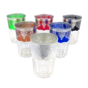Juego de 6 vasos para el té de colores surtidos.