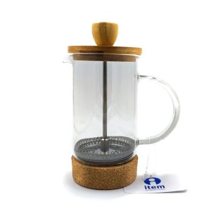 Tetera o cafetera de émbolo pequeña.
