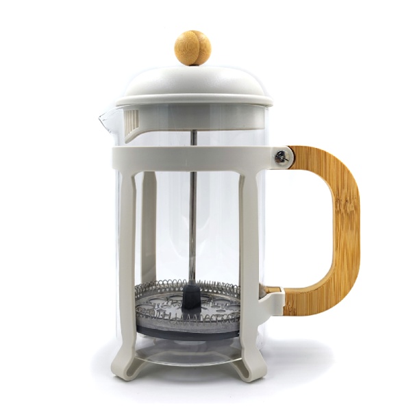 Tetera o cafetera de émbolo grande.