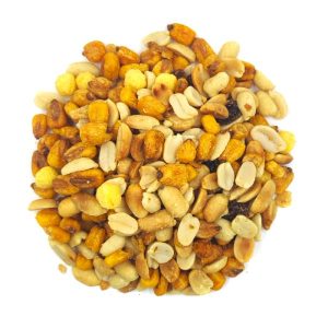 Mezcla de frutos secos fritos con pasas.