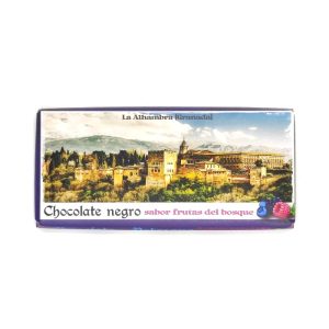 Tableta de chocolate artesano con sabor a frutas del bosque.
